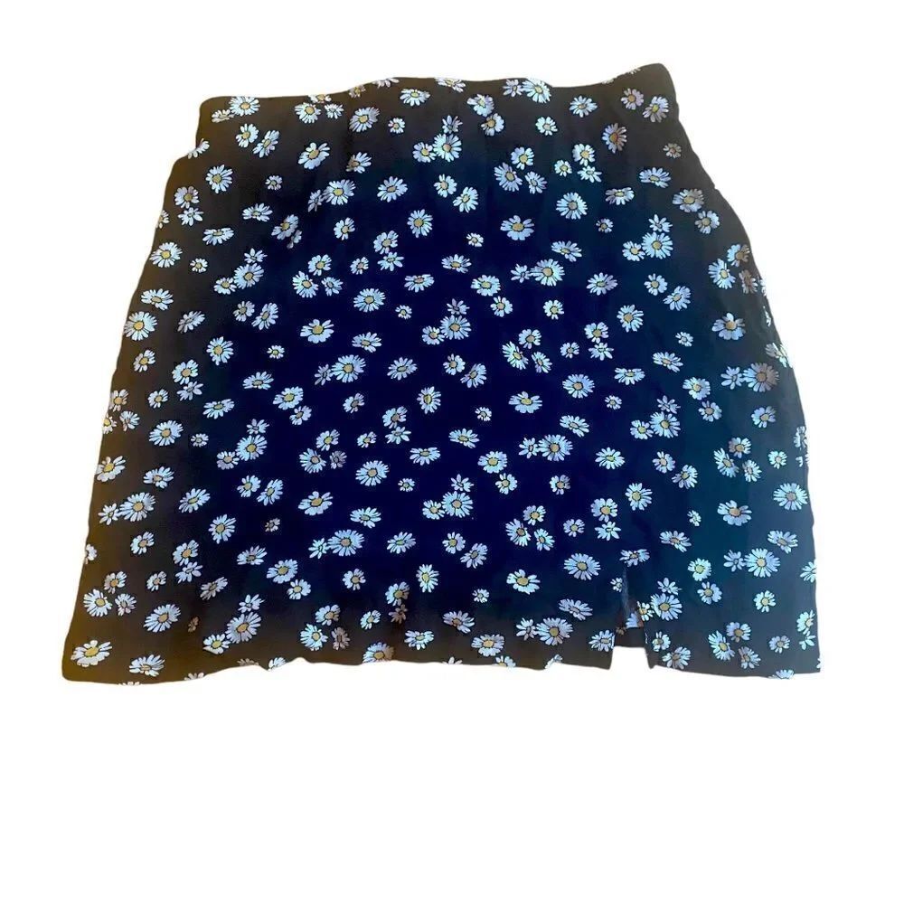 Hollister Yellow Daisy Floral Skirt Sz Medium NWT